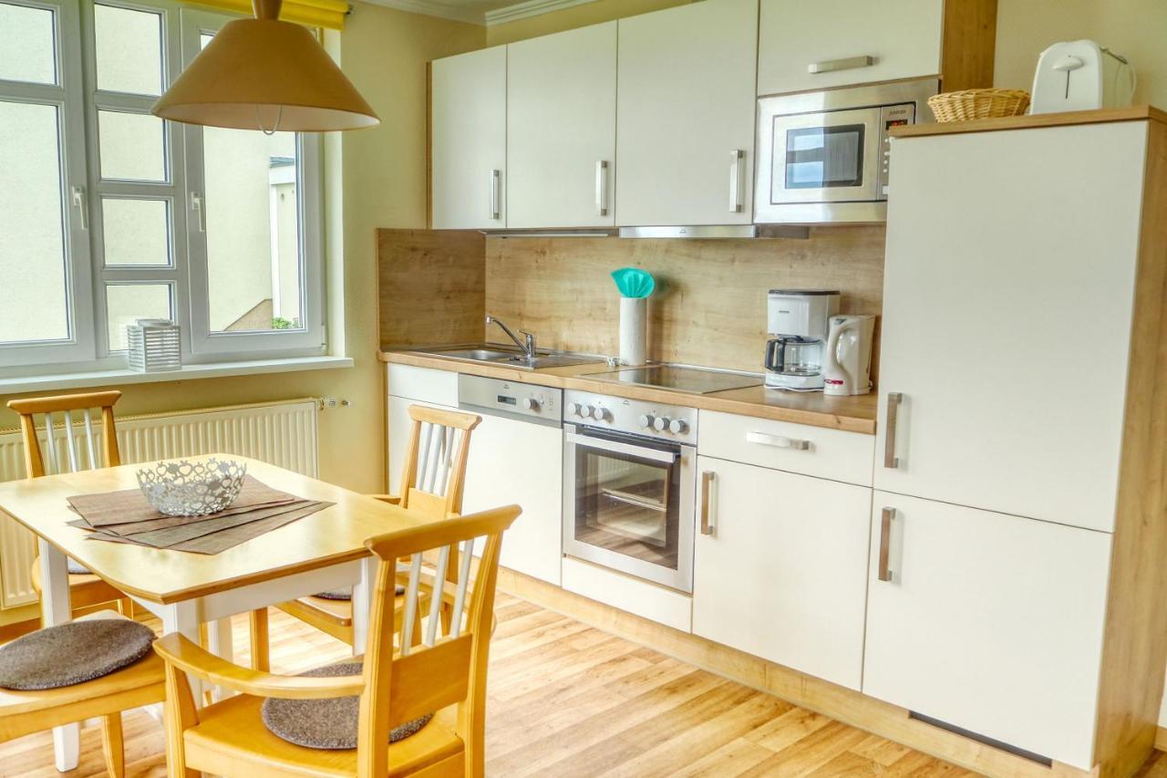 Mit Meerblick Und Balkon, Gratis Nutzung Vom Ahoi Erlebnisbad Und Sauna In Sellin - Meeresblick Fewo 35 เกอเรน ภายนอก รูปภาพ
